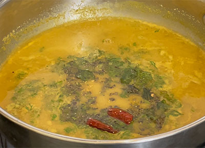 tempering for nellikai saaru or amla rasam recipe