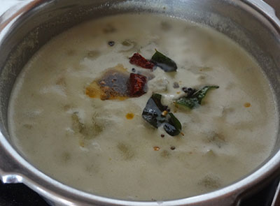 tempering for padavalakai jeerige kootu or snake gourd gravy