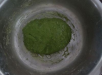 soft dough for palak paratha or parota