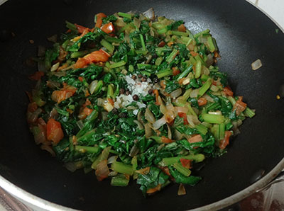 salt and pepper for palak soup