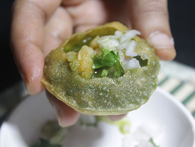 serving pani puri recipe