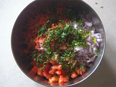 coriander leaves for boiled peanut chat or shenga or kadlekai chaat