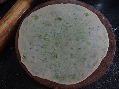 rolling green peas paratha or matar parata