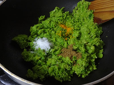 stuffing for green peas paratha or matar parata