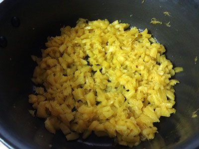 frying pineapple for pineapple or ananas payasa