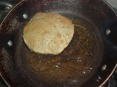 frying the pooris