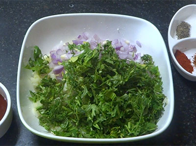 coriander leaves for potato sandwich or aloo bread toast