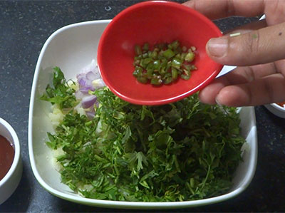 green chillies for potato sandwich or aloo bread toast