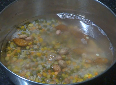 Soaking rice and lentils for dal dosa or protein rich breakfast