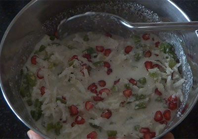 making radish capsicum and pomegranate raita