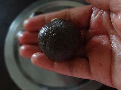 making ragi laddu or ragi unde