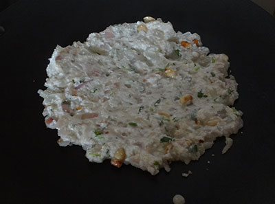 making rava uttapam or instant rave uthappa