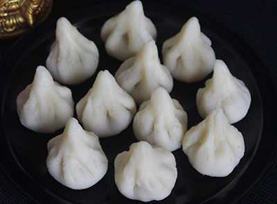 rave modaka or rava modak