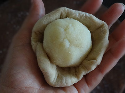 stuffing rava balls for rave parota or rava paratha