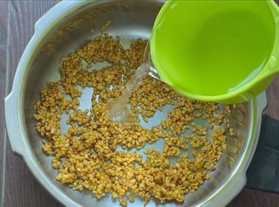 rinse dal for rava pongal recipe or rave huggi