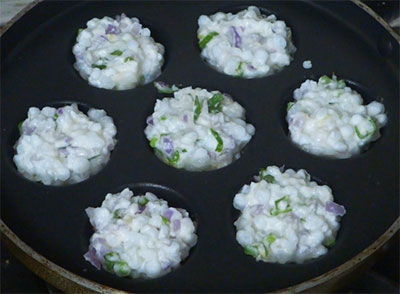 pour batter for making sabakki paddu or sabudana paniyaram