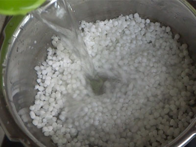 cooking sago pearls for sabudana halwa or sabbakki halwa