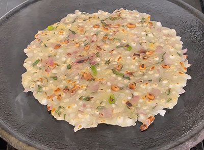 cooking sabbakki rotti or sabudana roti recipe