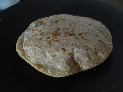 cooking wheat flour shenga holige or kadlekai obbattu