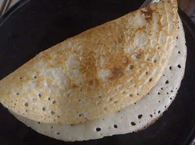 cooked sorekai dose or bottle gourd dosa