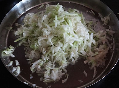 grated bottle gourd for sorekai payasa or bottle gourd kheer