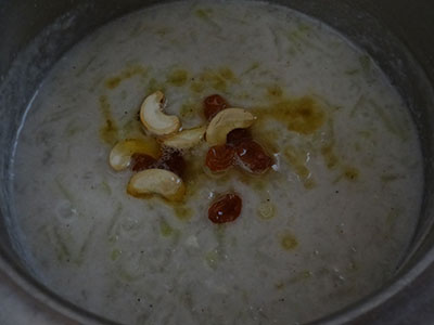 cashew and raisins for sorekai payasa or bottle gourd kheer