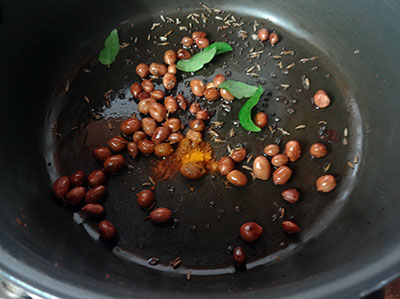 mustard and cumin seeds for sukka girmit