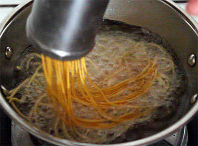 making kara sev or ompudi or thin plain sev