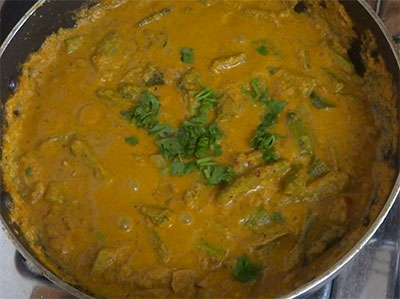 coriander leaves for thondekai masala curry