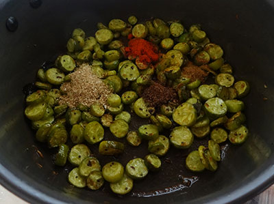 spice powders for thondekai palya or stir fry