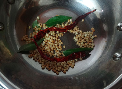 fry curry leaves for urad dal chutney