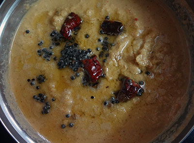 tempering urad dal chutney