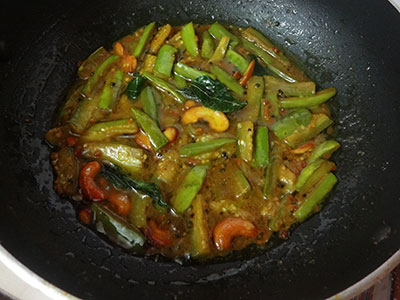 cook brinjals for vangi bath