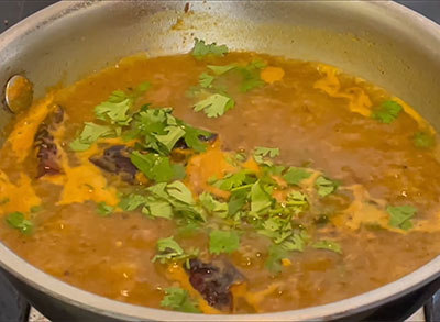 coriander leaves for veelyadele saaru or betel leaf rasam