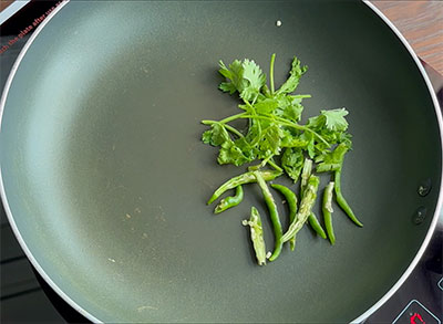 green chilli and coriander leaves for vidyarthi bhavan style coconut chutney