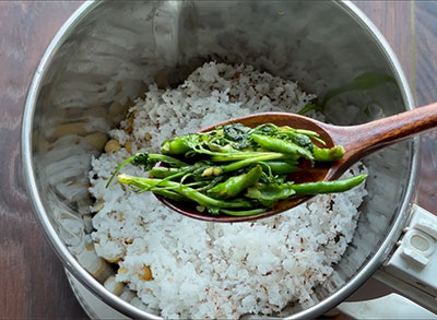 fried ingredients for vidyarthi bhavan style coconut chutney