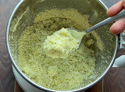 grinding vidyarthi bhavan style coconut chutney